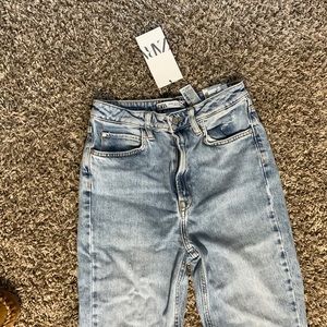 Brand new SLIM FLARED SLITTED HIGH RISE Z1975 JEANS